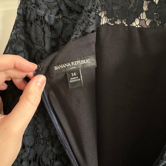 Banana Republic Lace Dress - Picture 3 of 3